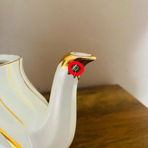 Vintage Sadler Porcelain Teapot Cream and Gold Swirl 1940s - Picture 10 of 10